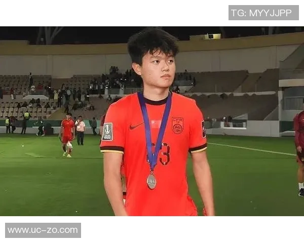 杨希正式加盟上海海港足球俱乐部开启新征程期待为球队贡献力量