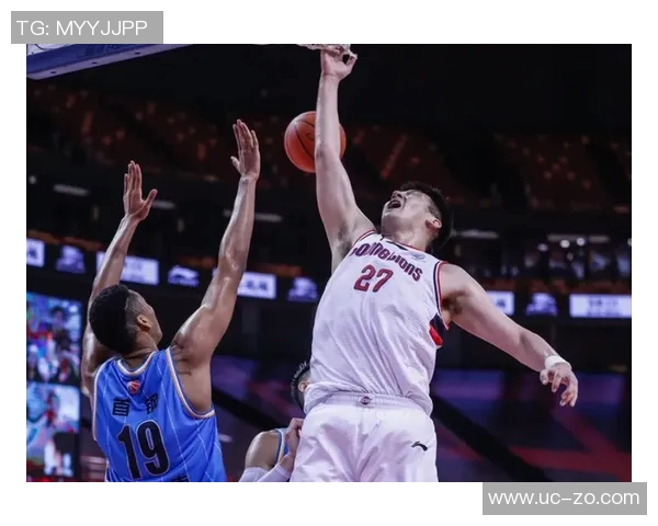 邹阳第二节狂飙18分半场8投全中三分4中4展现超强状态